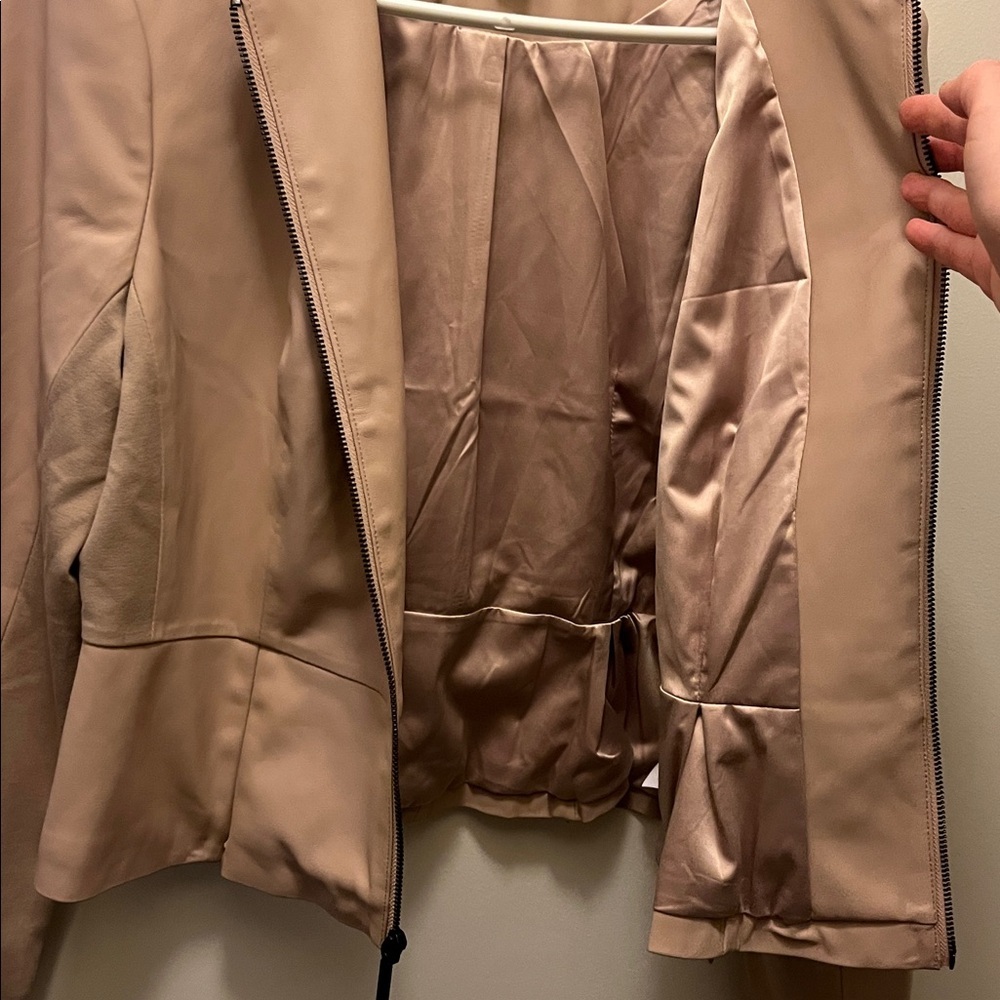 GILI Women's Beige faux leather Blazer size 14 - Picture 8 of 13